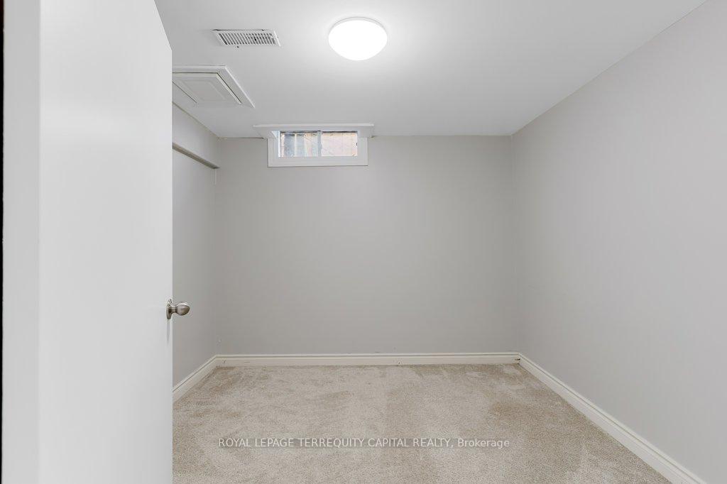 Photo 34 of Unit B, 101 Northlake Place, Waterloo, North Lakeshore — HOMEH