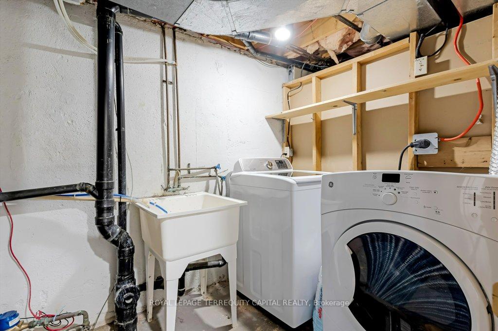 Photo 35 of Unit B, 101 Northlake Place, Waterloo, North Lakeshore — HOMEH