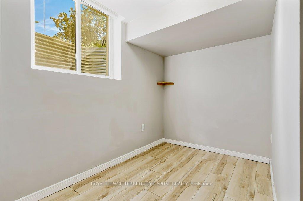 Photo 39 of Unit B, 101 Northlake Place, Waterloo, North Lakeshore — HOMEH
