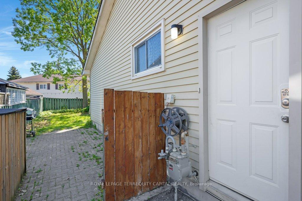 Photo 42 of Unit B, 101 Northlake Place, Waterloo, North Lakeshore — HOMEH