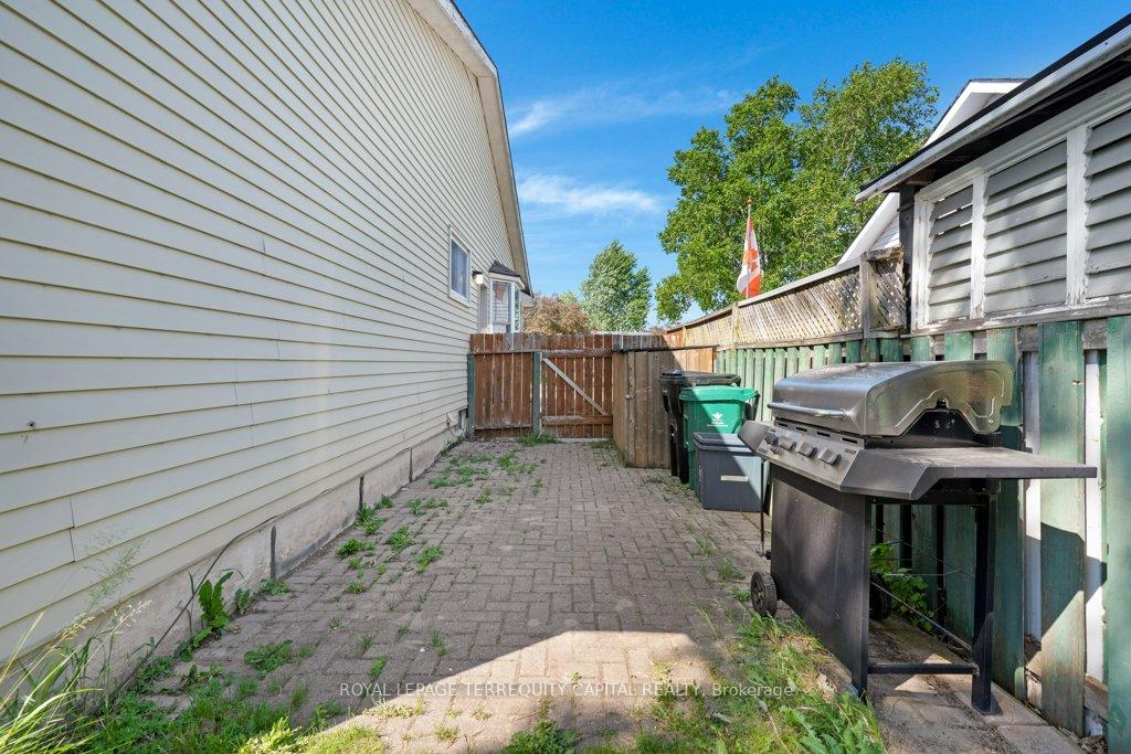 Photo 45 of Unit B, 101 Northlake Place, Waterloo, North Lakeshore — HOMEH