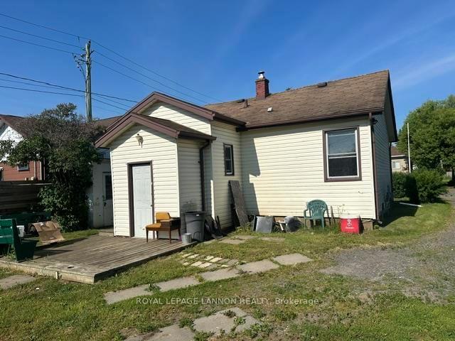 Photo 3 of 1512 Broadmore Ave., Thunder Bay, Westfort — HOMEH