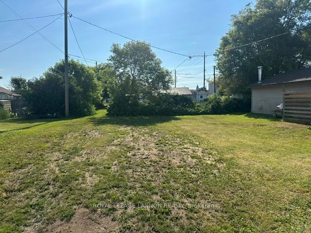 Photo 4 of 1512 Broadmore Ave., Thunder Bay, Westfort — HOMEH