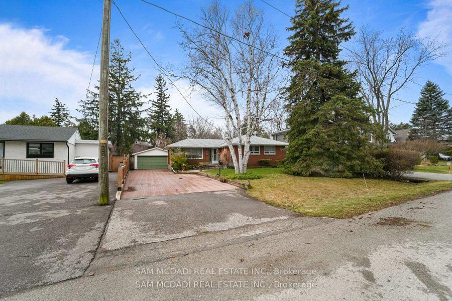 Photo 2 of 2470 Meadowood Crescent, Oakville, Bronte — HOMEH