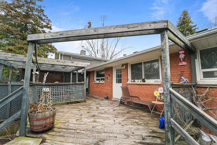 Photo 7 of 2470 Meadowood Crescent, Oakville, Bronte — HOMEH