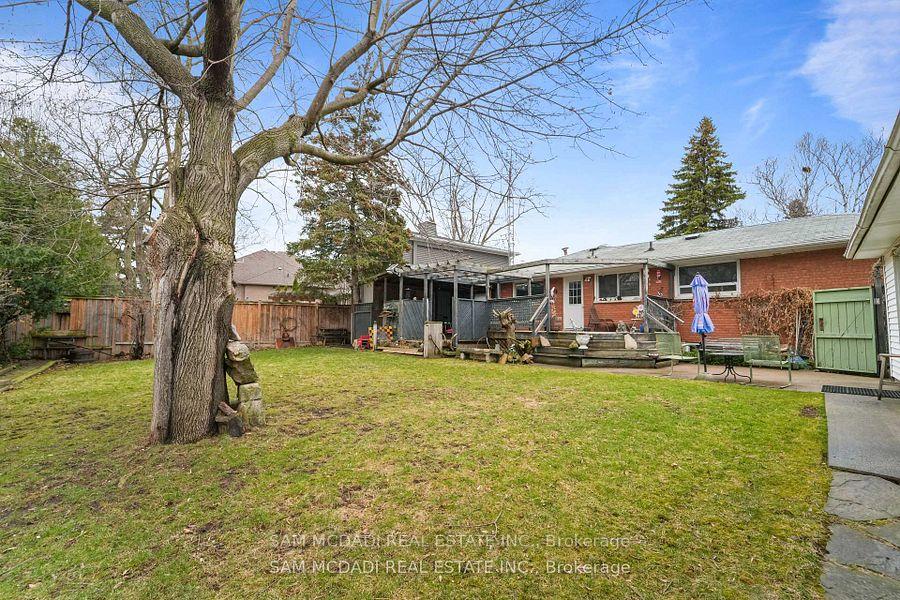 Photo 9 of 2470 Meadowood Crescent, Oakville, Bronte — HOMEH