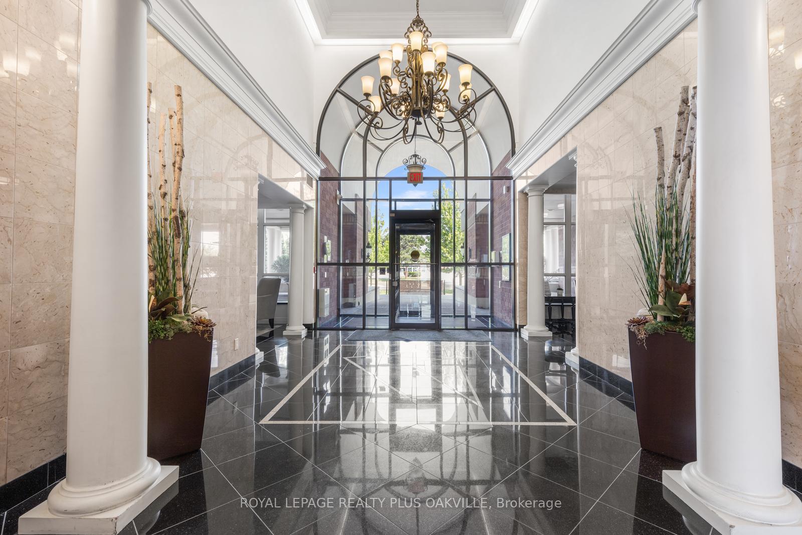 Photo 4 of Unit 604, 5340 Lakeshore Road, Burlington, Appleby — HOMEH