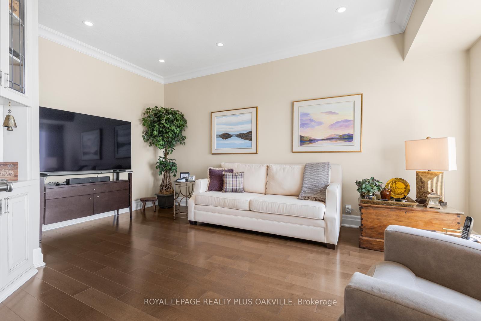 Photo 9 of Unit 604, 5340 Lakeshore Road, Burlington, Appleby — HOMEH