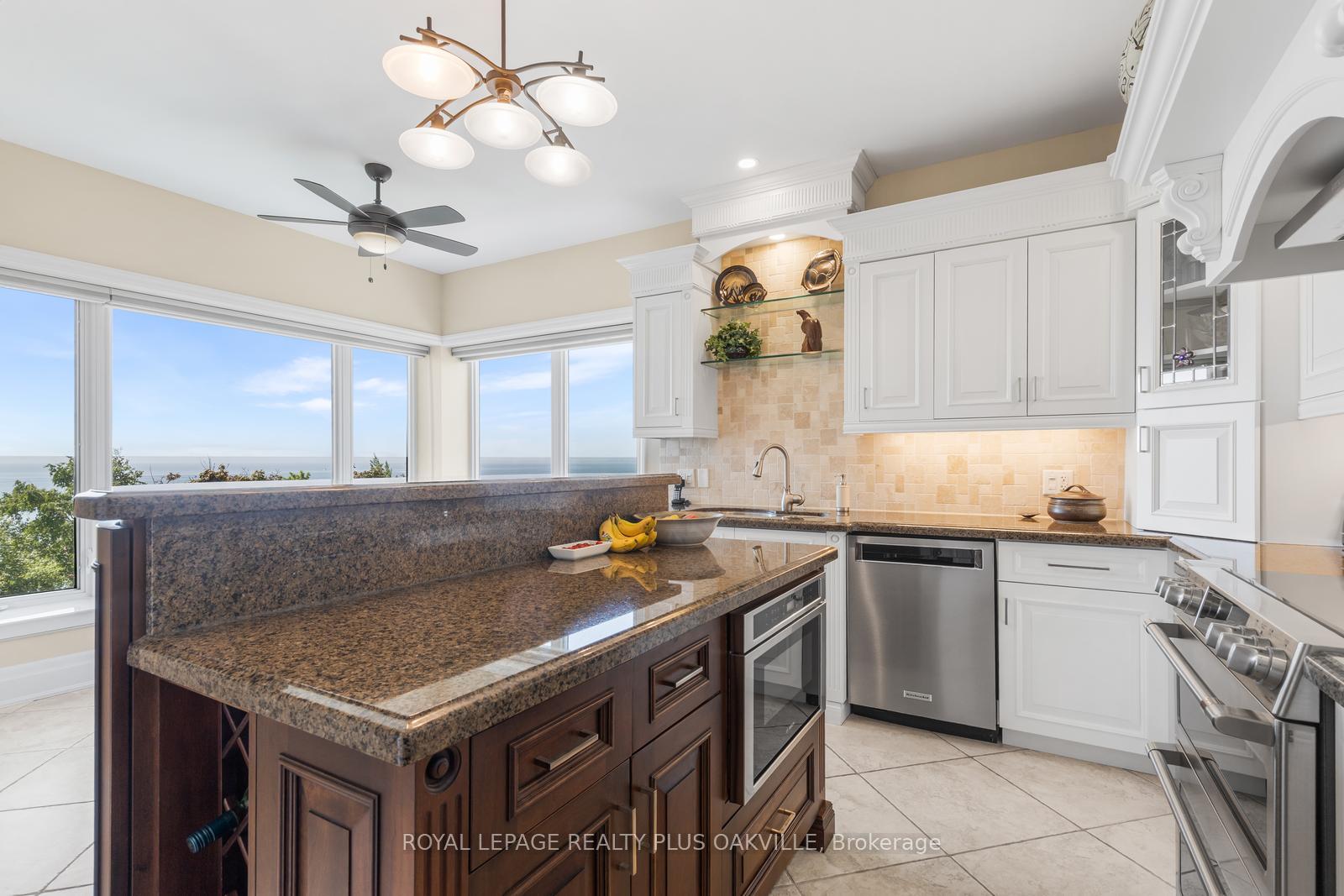 Photo 14 of Unit 604, 5340 Lakeshore Road, Burlington, Appleby — HOMEH