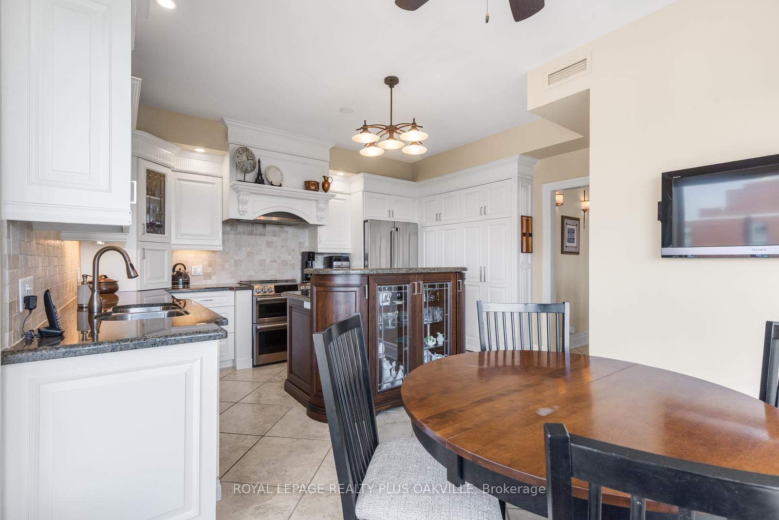 Photo 16 of Unit 604, 5340 Lakeshore Road, Burlington, Appleby — HOMEH