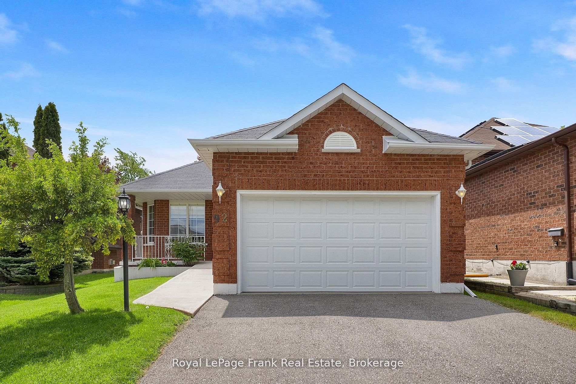Photo 1 of 92 West Side Drive, Clarington, Bowmanville — HOMEH