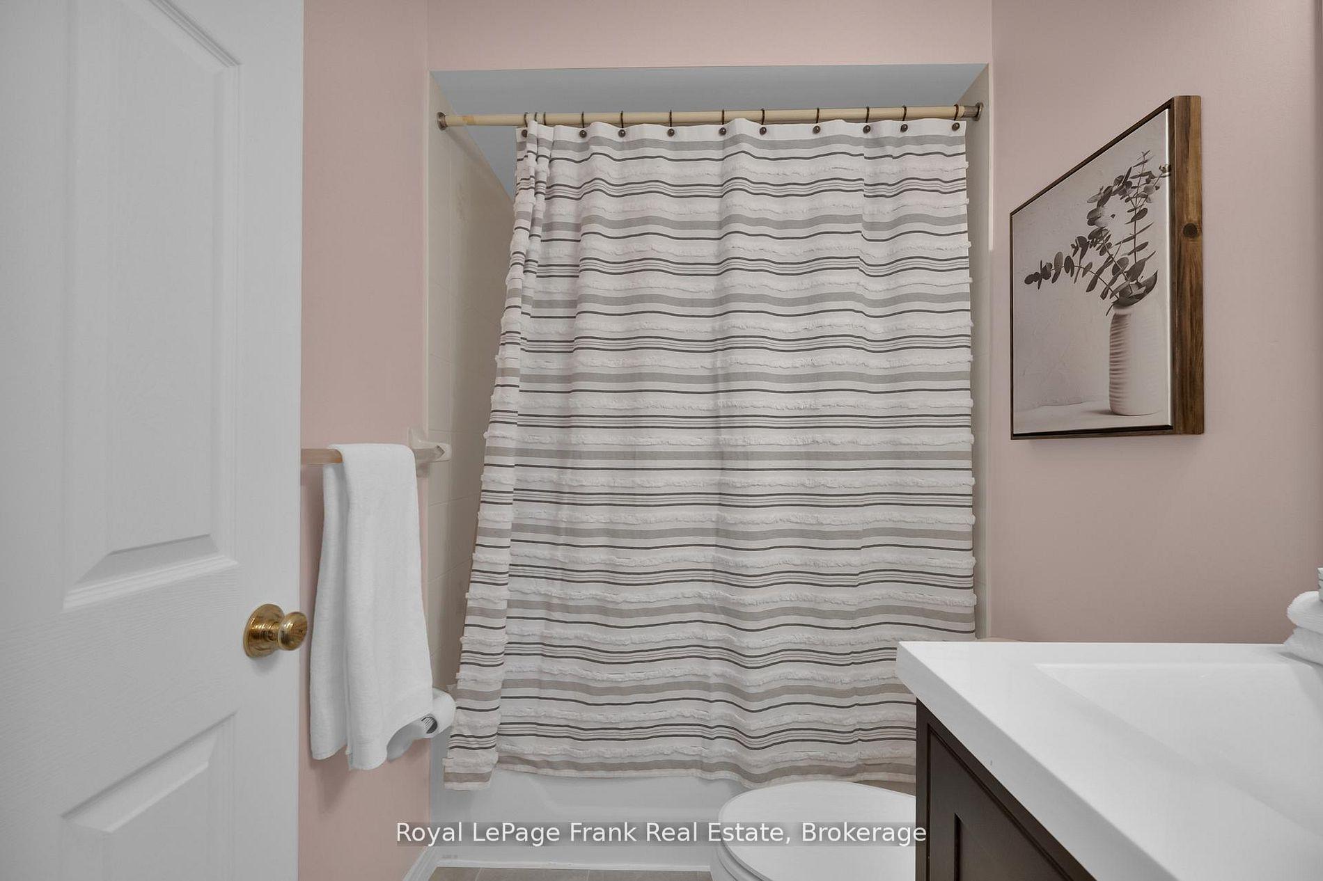 Photo 20 of 92 West Side Drive, Clarington, Bowmanville — HOMEH
