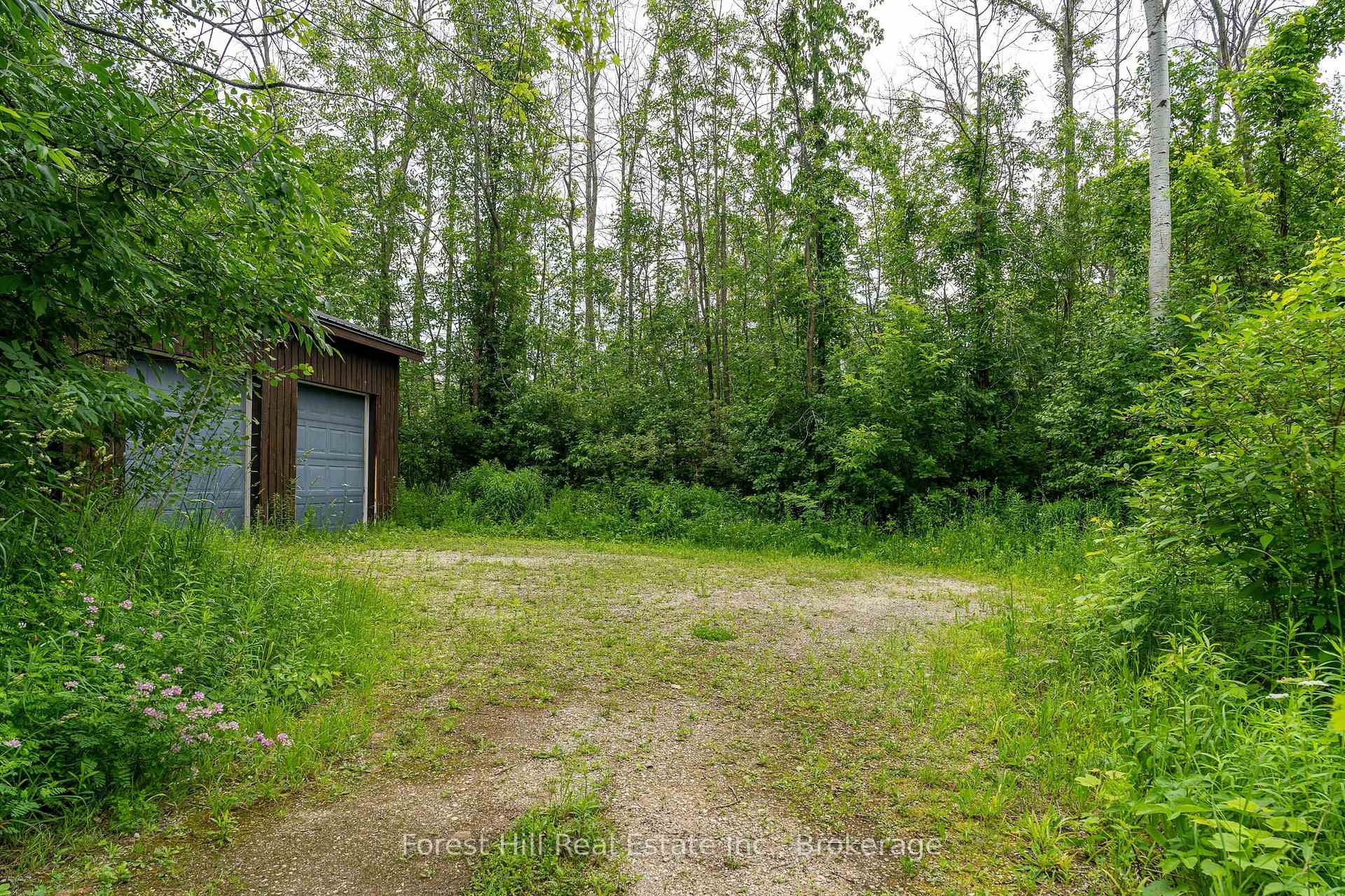 Photo 6 of 23 Silver Creek Drive, Collingwood — HOMEH