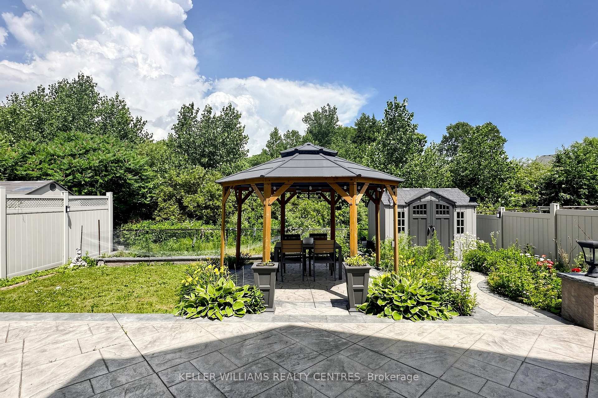 Photo 32 of 36 Blenheim Circle, Whitby, Rural Whitby — HOMEH