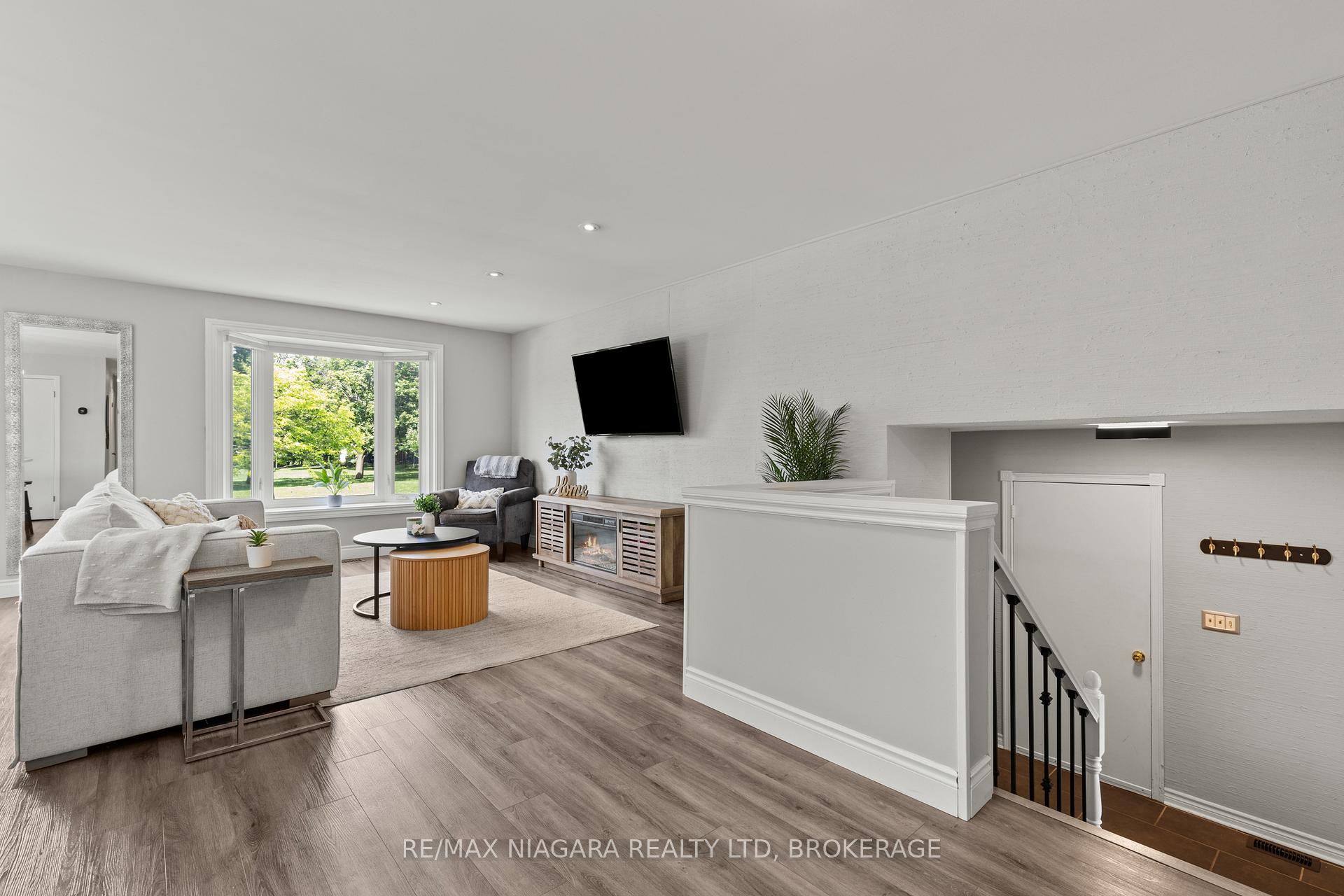 Photo 4 of 14 The Cedars, St. Catharines, Vine/Linwell — HOMEH