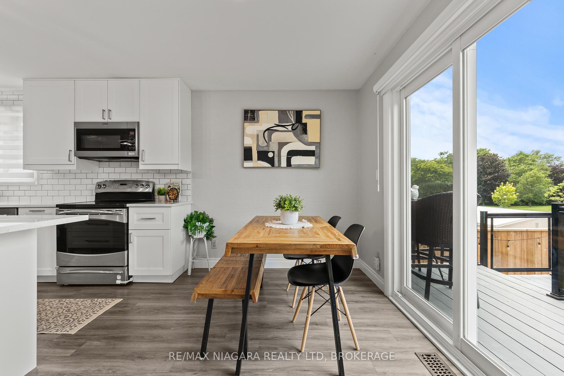 Photo 13 of 14 The Cedars, St. Catharines, Vine/Linwell — HOMEH
