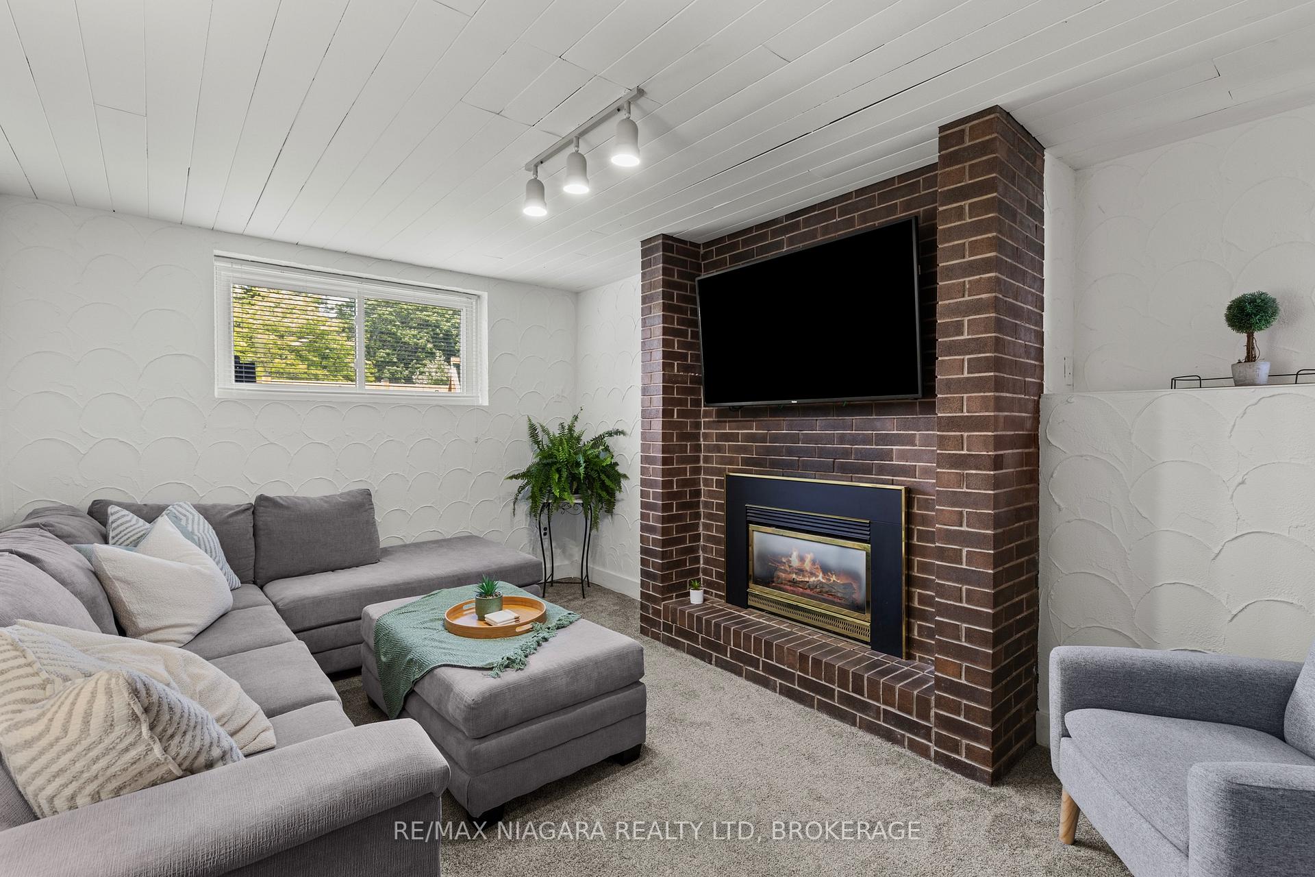 Photo 22 of 14 The Cedars, St. Catharines, Vine/Linwell — HOMEH