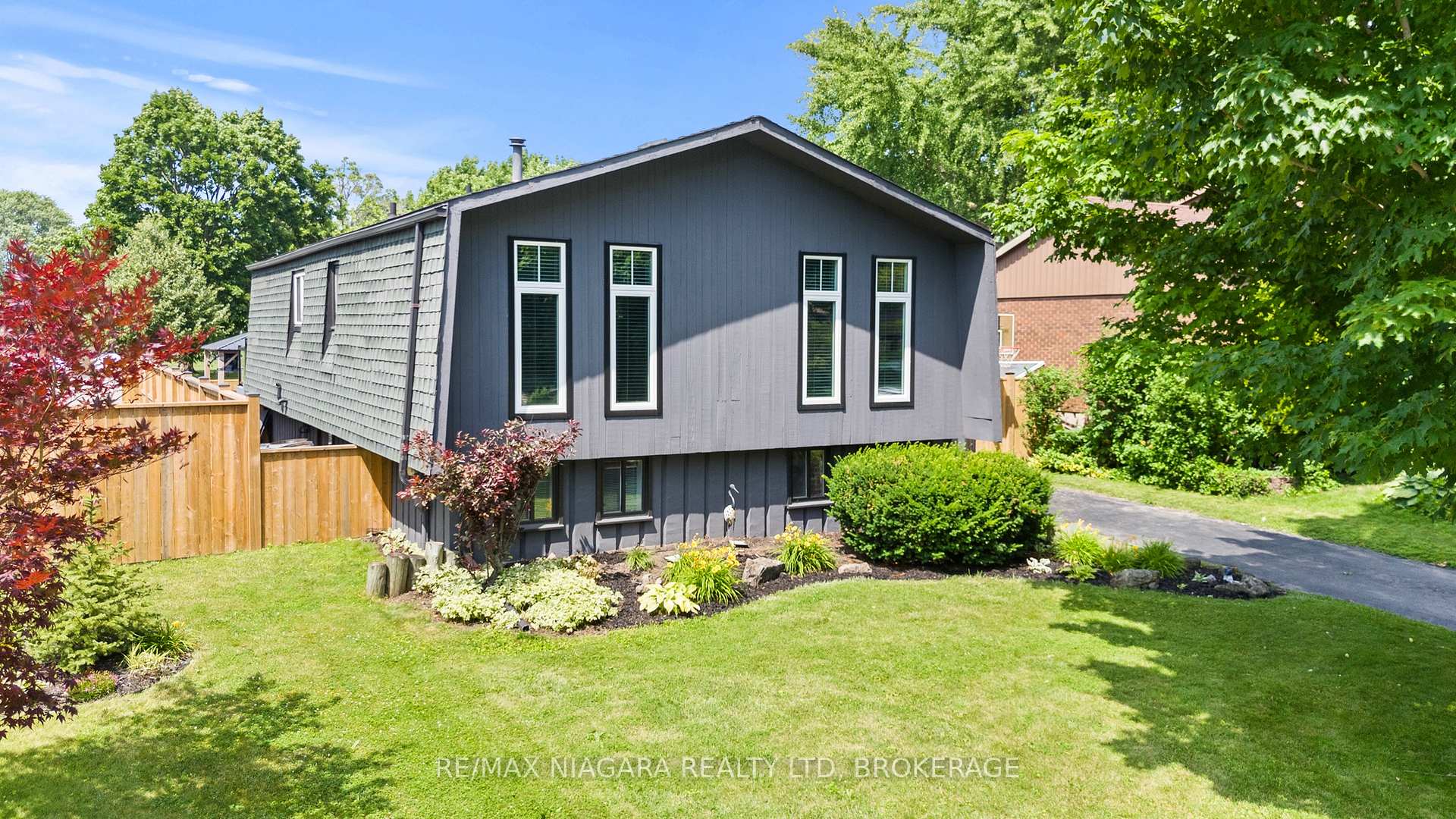 Photo 43 of 14 The Cedars, St. Catharines, Vine/Linwell — HOMEH