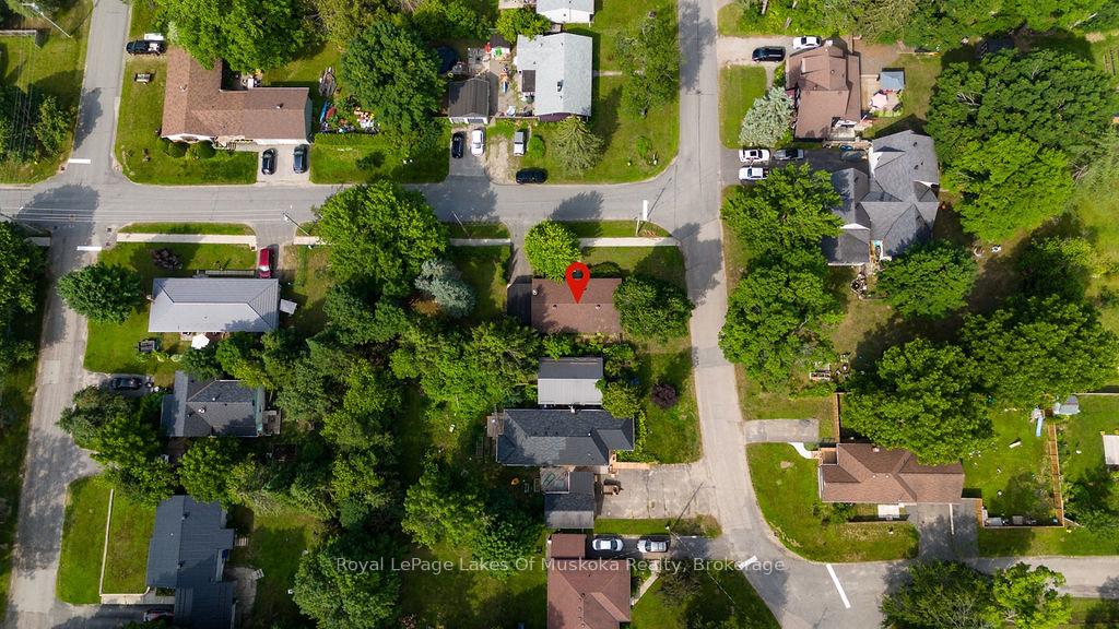 Photo 4 of 880 Sarah Street N, Gravenhurst, Muskoka (S) — HOMEH