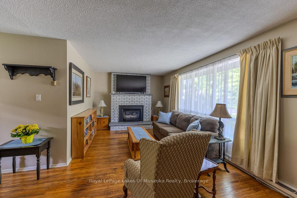 Photo 13 of 880 Sarah Street N, Gravenhurst, Muskoka (S) — HOMEH