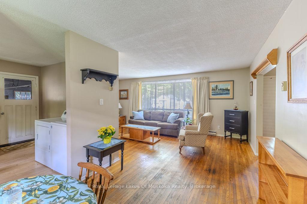 Photo 15 of 880 Sarah Street N, Gravenhurst, Muskoka (S) — HOMEH
