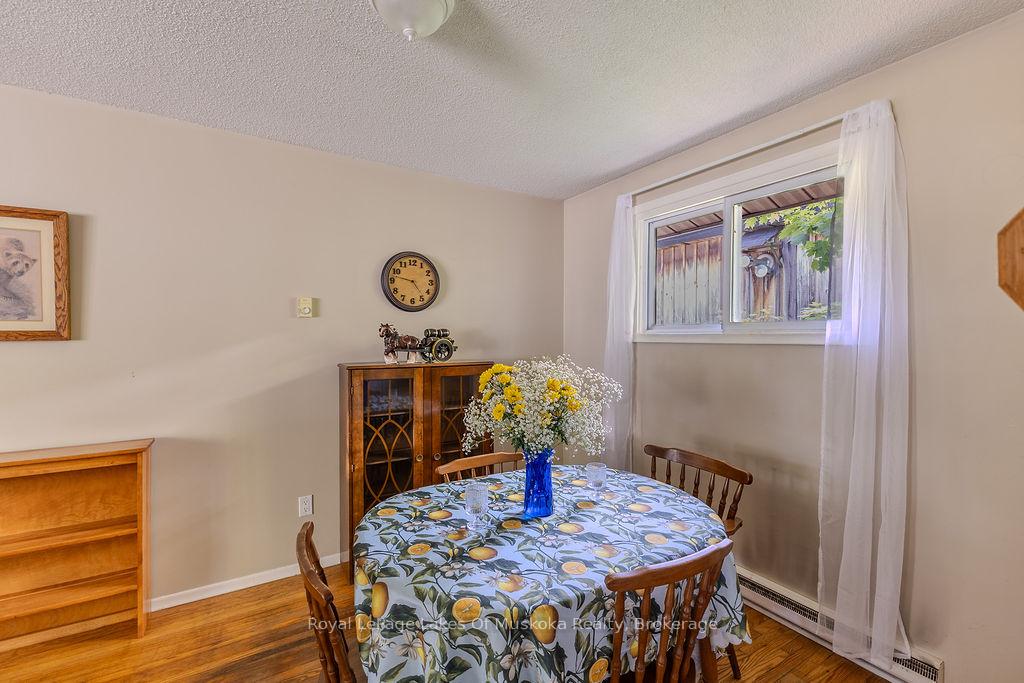 Photo 17 of 880 Sarah Street N, Gravenhurst, Muskoka (S) — HOMEH