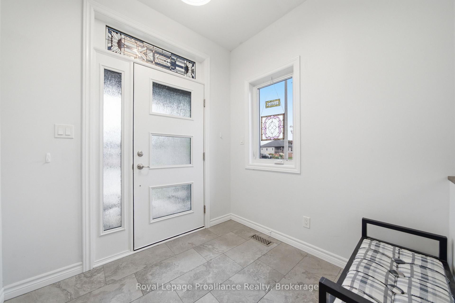 Photo 8 of 39 Cypress Drive, Belleville, Thurlow Ward — HOMEH