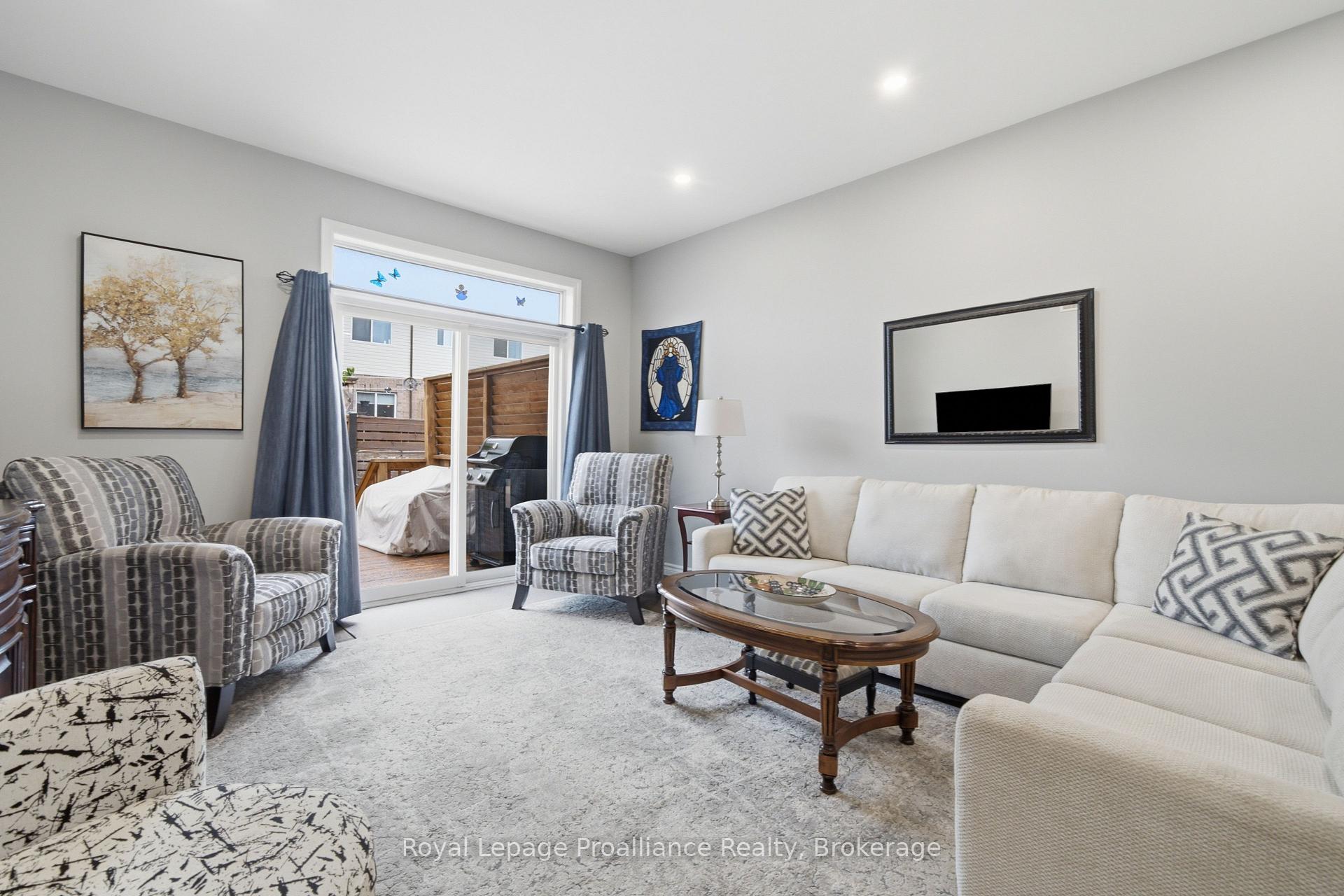 Photo 18 of 39 Cypress Drive, Belleville, Thurlow Ward — HOMEH