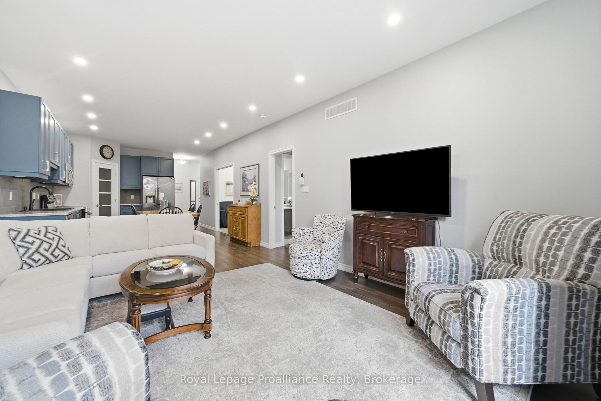Photo 20 of 39 Cypress Drive, Belleville, Thurlow Ward — HOMEH