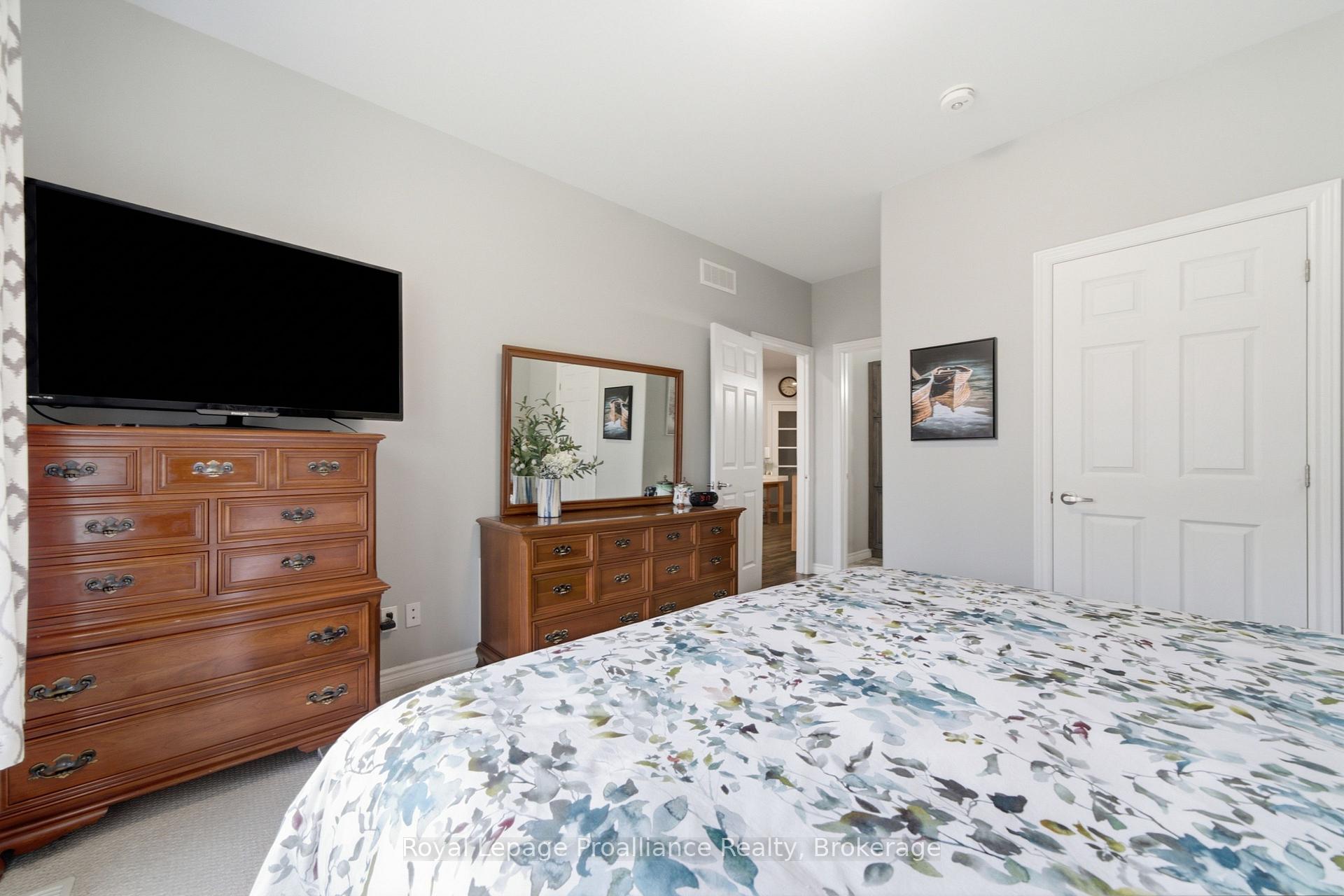 Photo 22 of 39 Cypress Drive, Belleville, Thurlow Ward — HOMEH