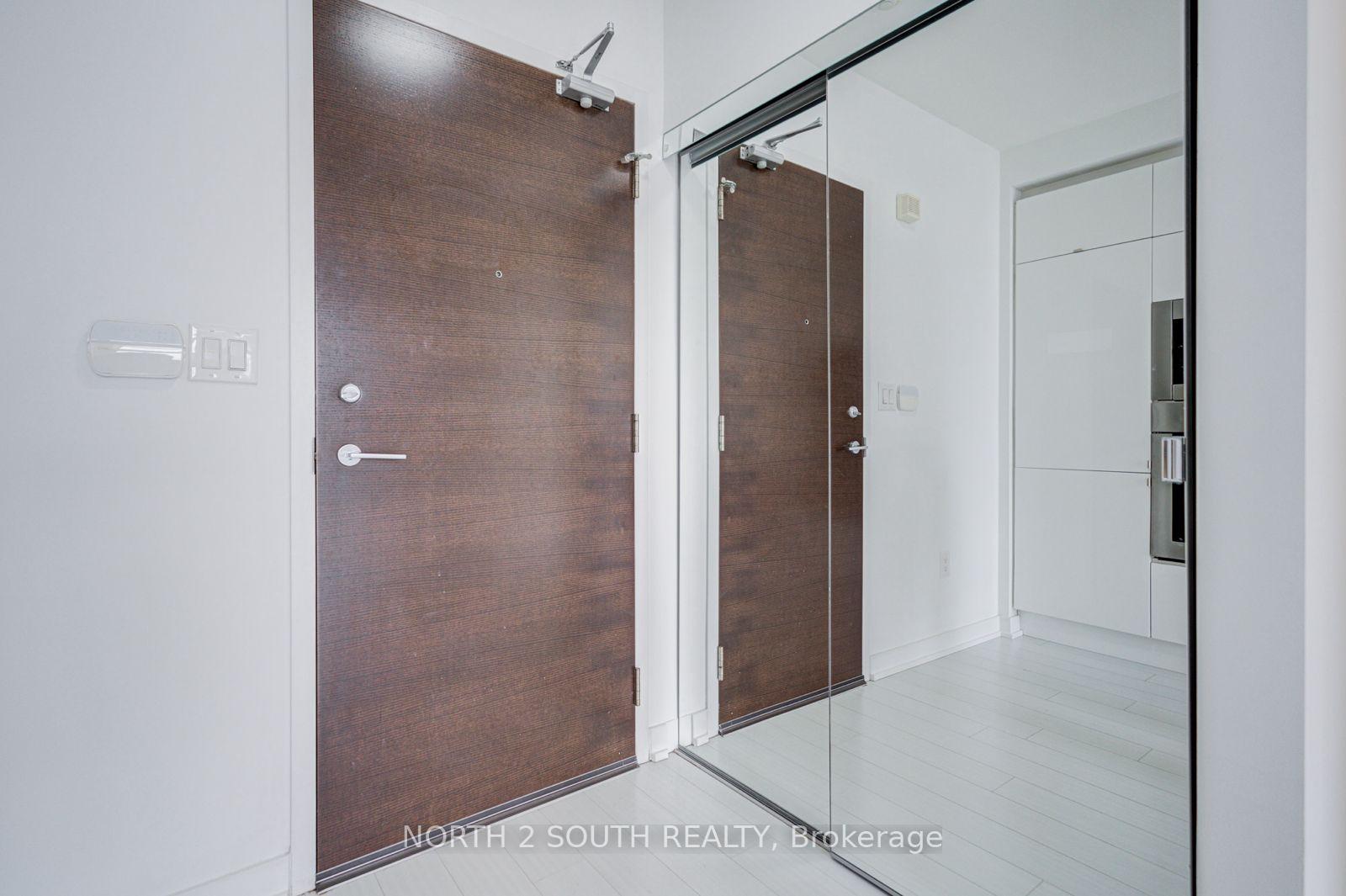 Photo 5 of Unit Ph11, 21 Iceboat Terrace, Toronto, Waterfront Communities — HOMEH