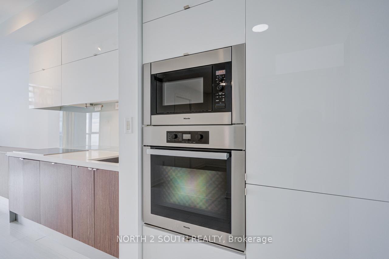 Photo 15 of Unit Ph11, 21 Iceboat Terrace, Toronto, Waterfront Communities — HOMEH