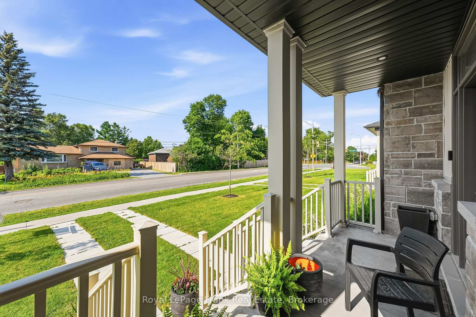 Photo 3 of 27 Shand Lane, Scugog, Port Perry — HOMEH