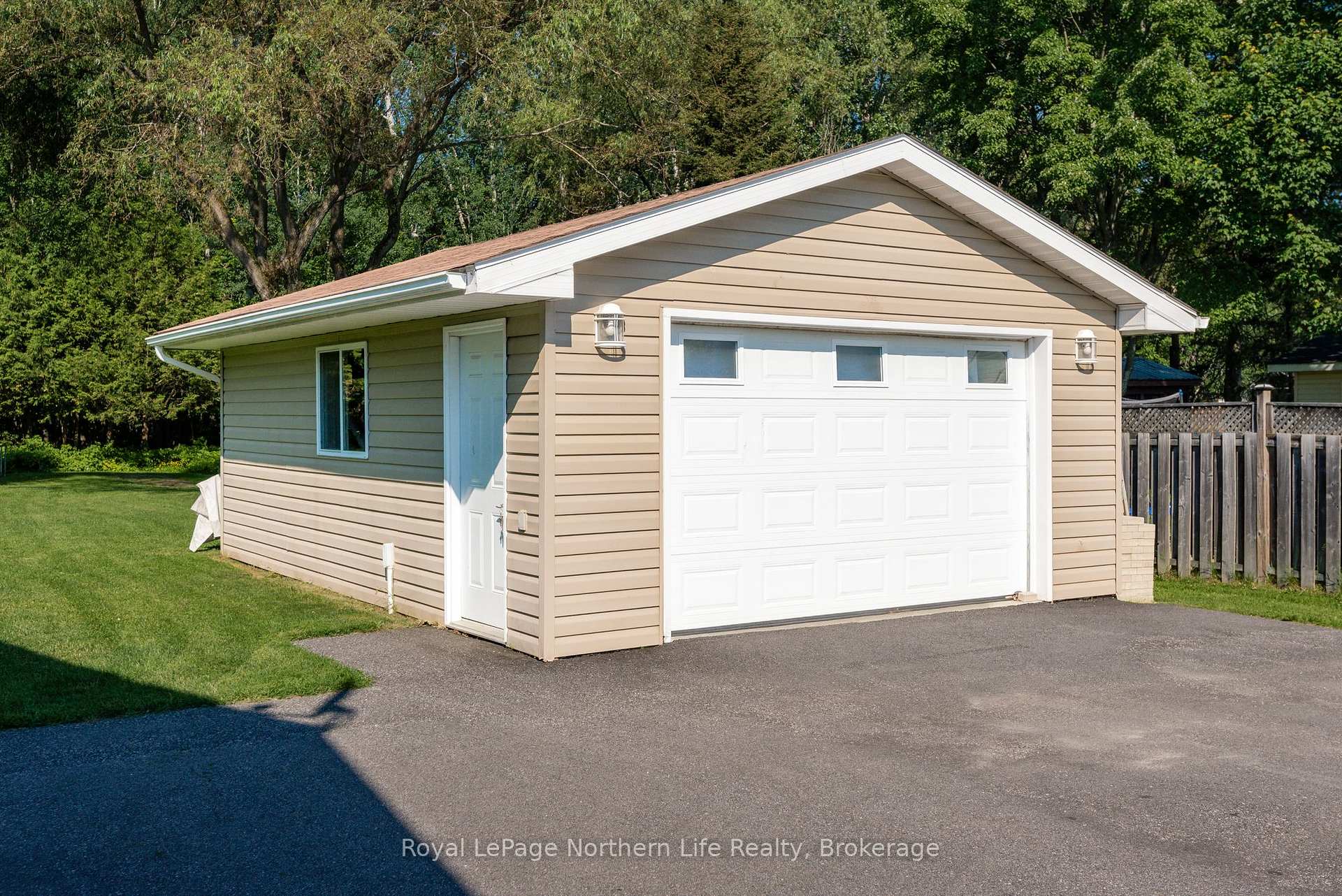 Photo 47 of 64 Eglington Road S, Callander — HOMEH