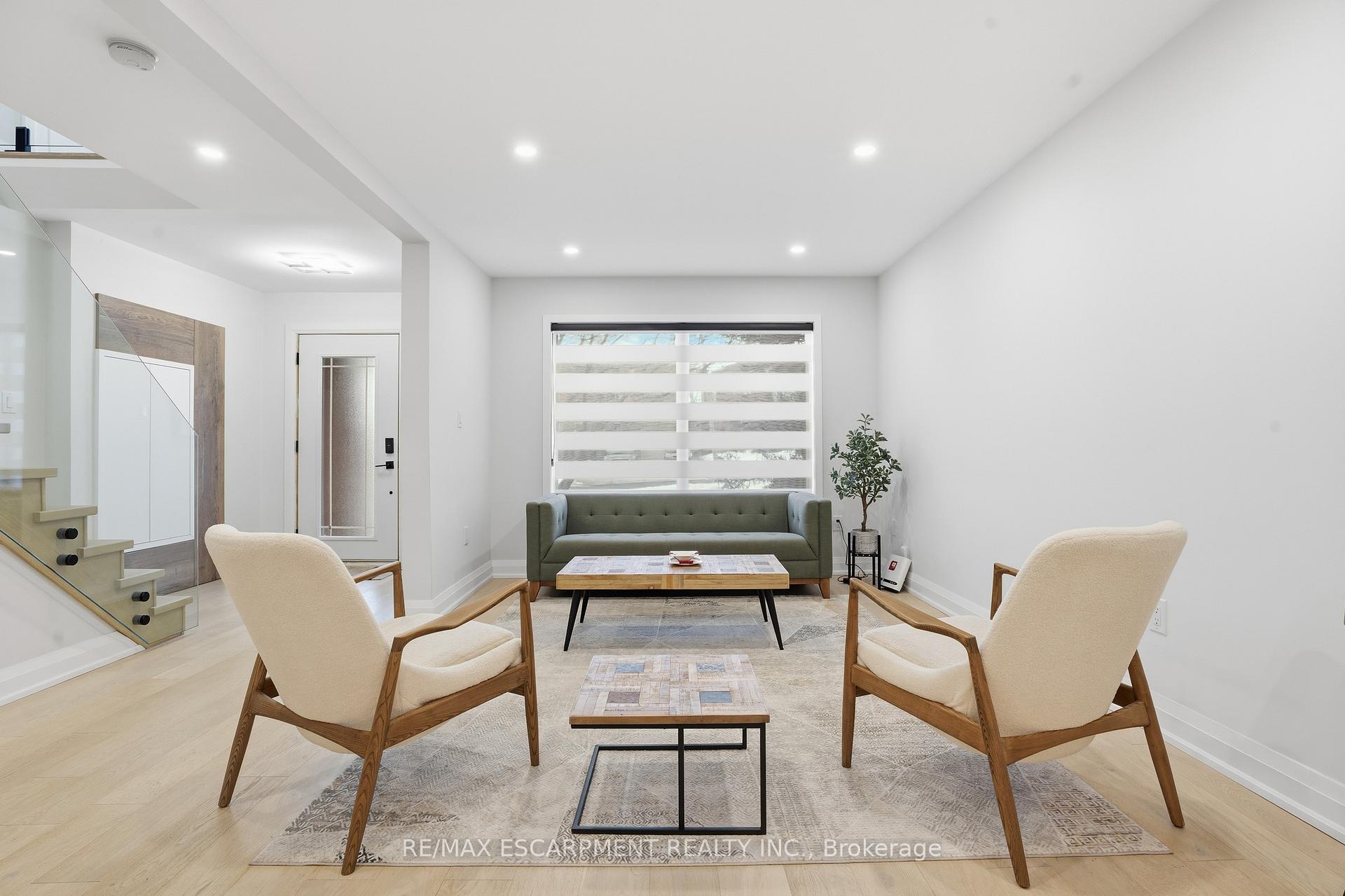 Photo 6 of 108 Greenshire Drive, Hamilton, Gilkson — HOMEH