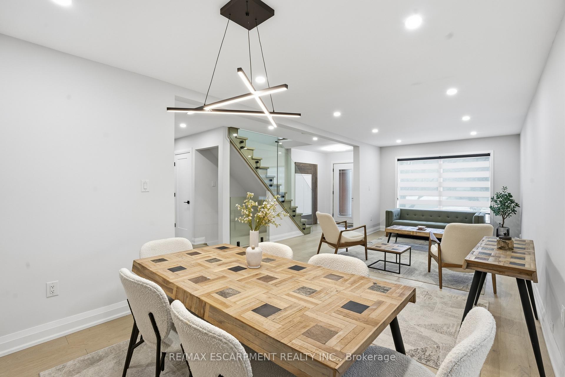 Photo 8 of 108 Greenshire Drive, Hamilton, Gilkson — HOMEH