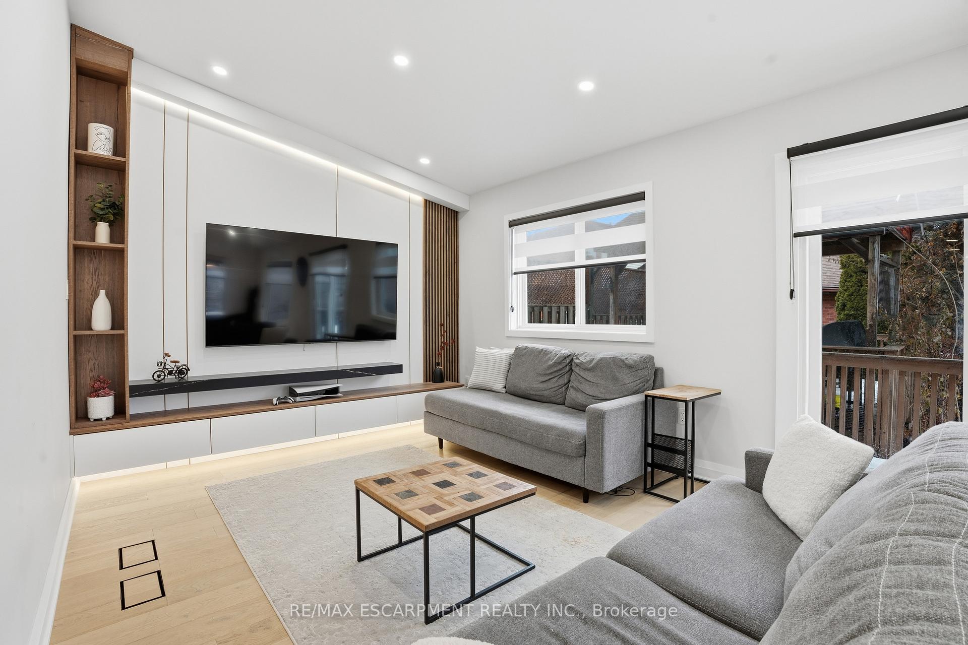Photo 9 of 108 Greenshire Drive, Hamilton, Gilkson — HOMEH