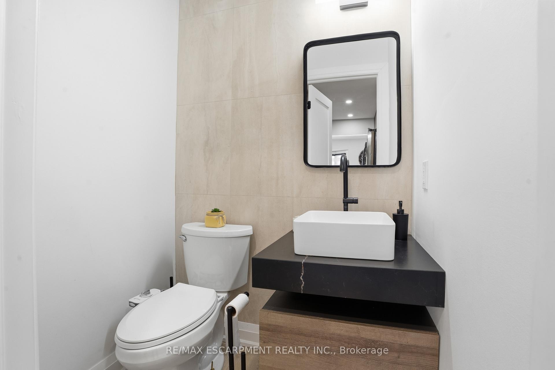 Photo 18 of 108 Greenshire Drive, Hamilton, Gilkson — HOMEH