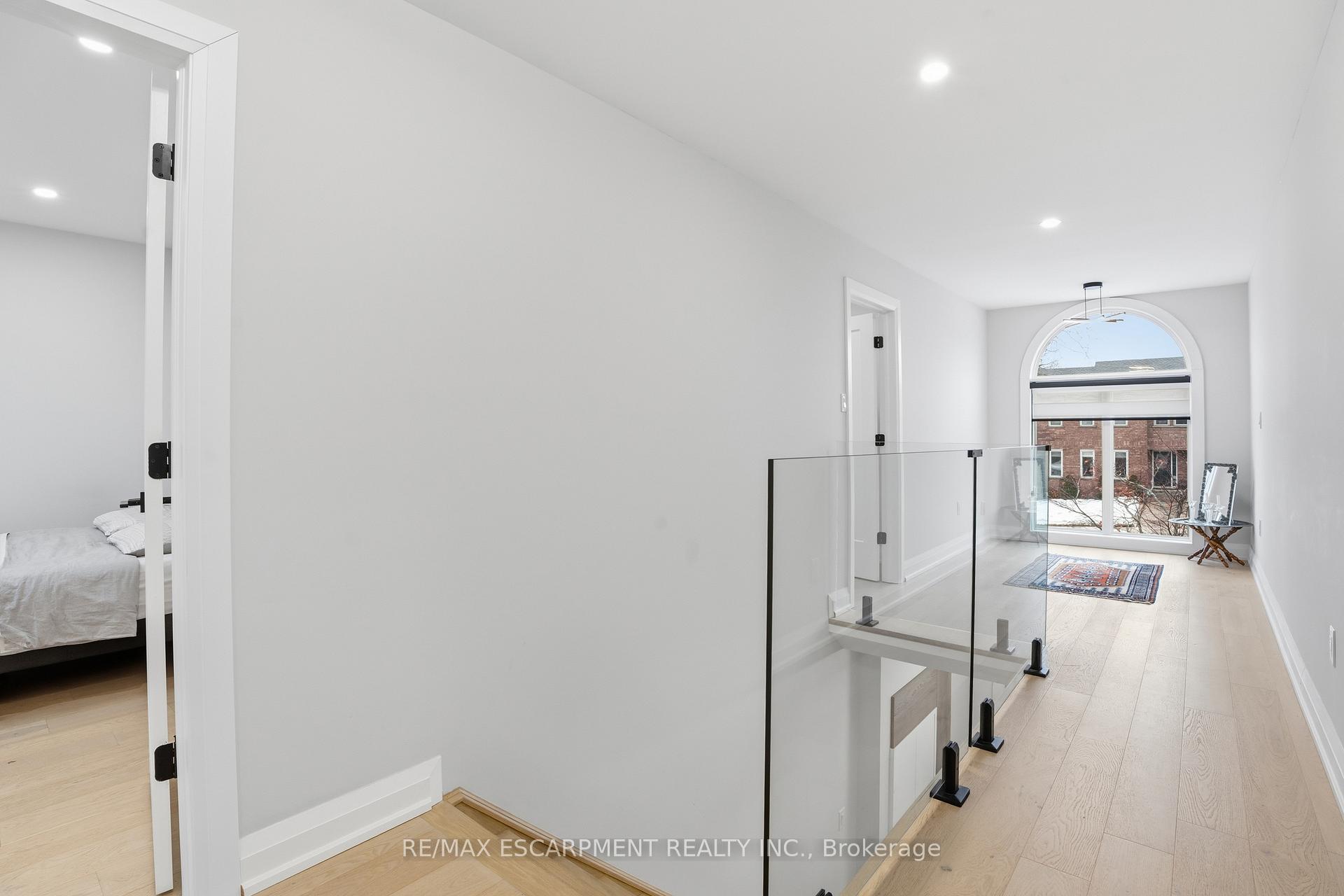 Photo 20 of 108 Greenshire Drive, Hamilton, Gilkson — HOMEH
