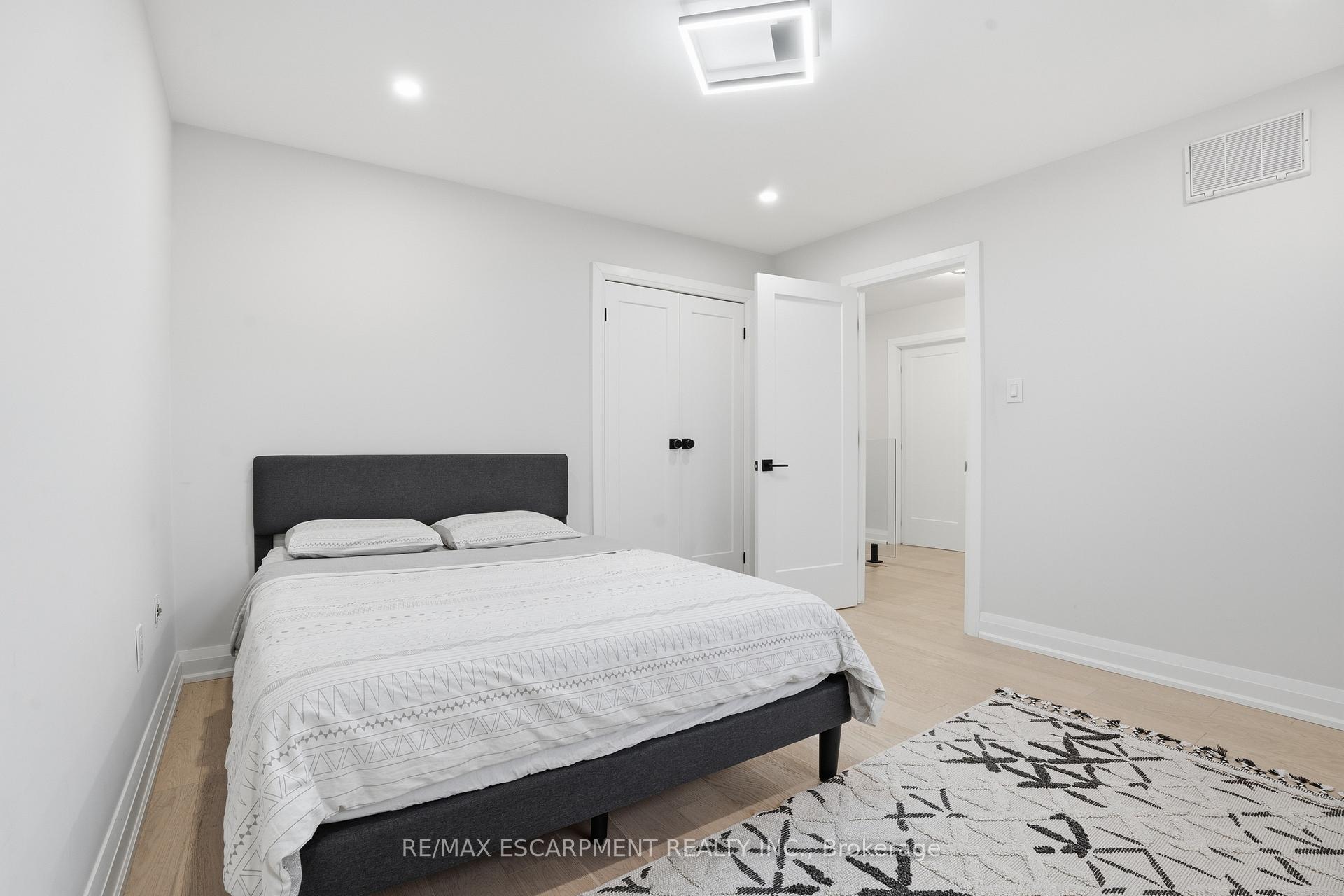 Photo 24 of 108 Greenshire Drive, Hamilton, Gilkson — HOMEH