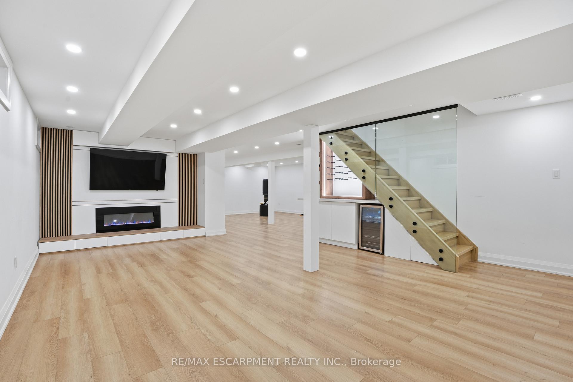 Photo 29 of 108 Greenshire Drive, Hamilton, Gilkson — HOMEH