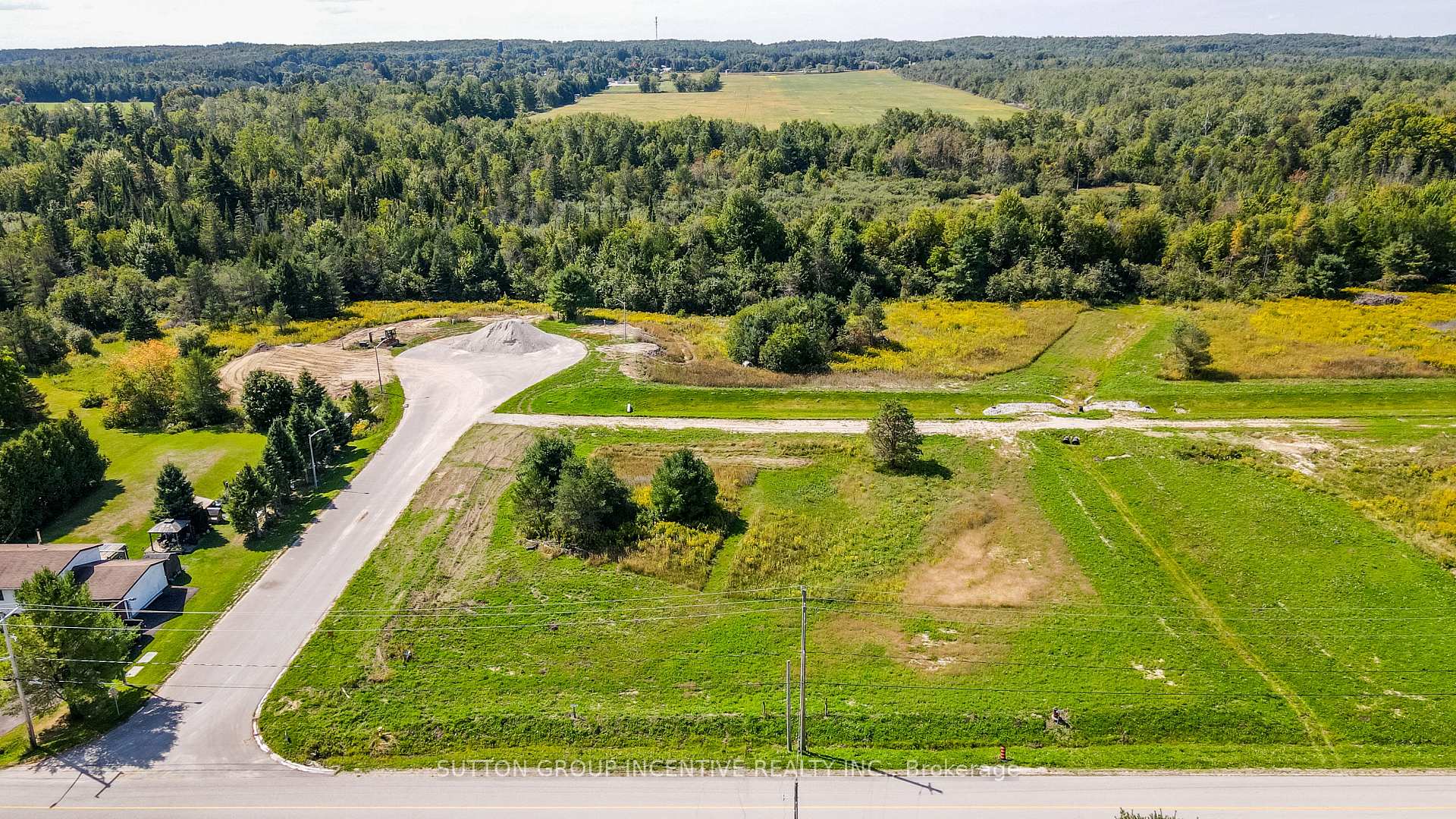 Photo 4 of 100 Scarlett Line, Springwater, Hillsdale — HOMEH