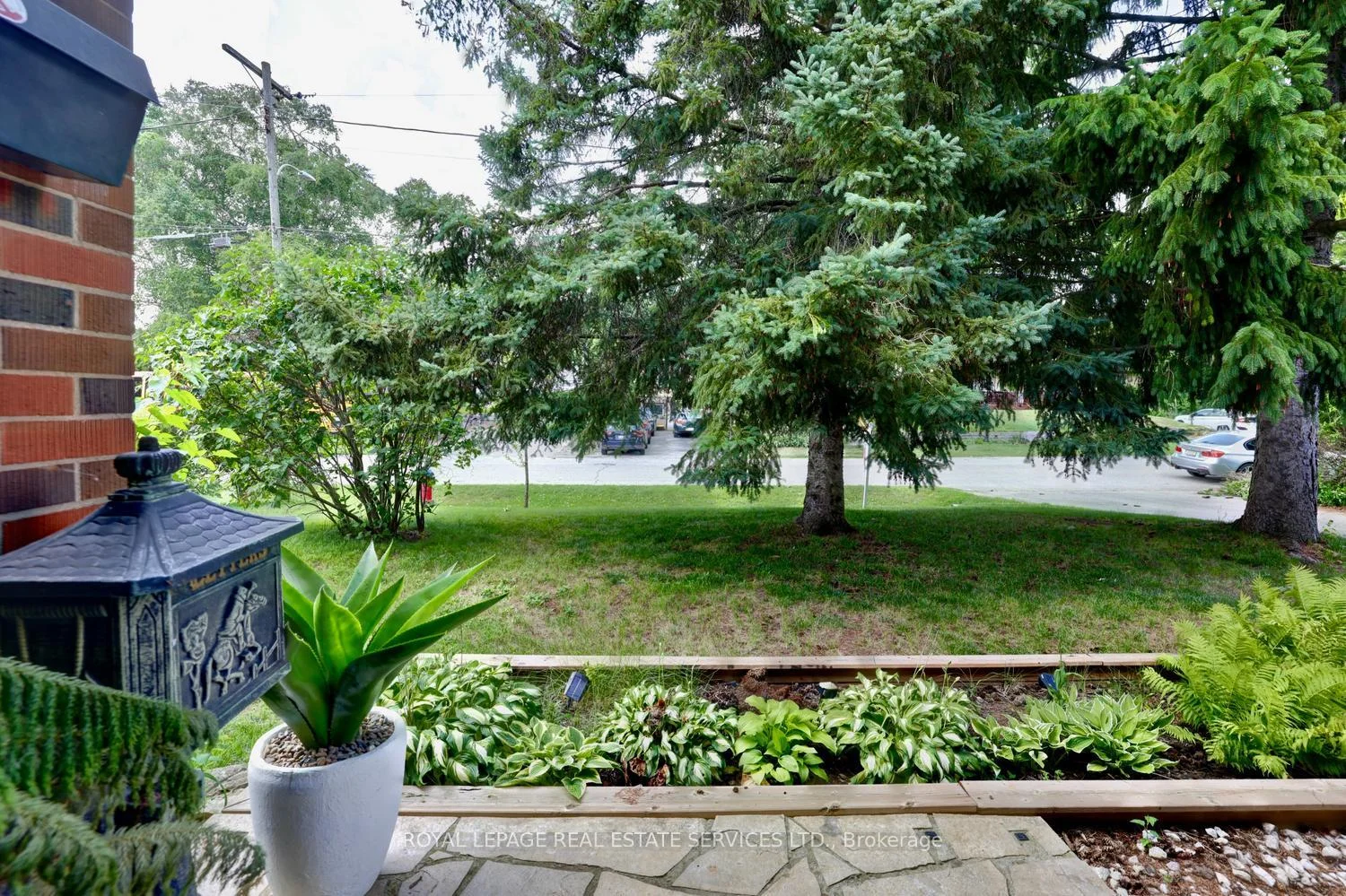 Photo 3 of 1028 Cedar Avenue, Burlington, LaSalle — HOMEH