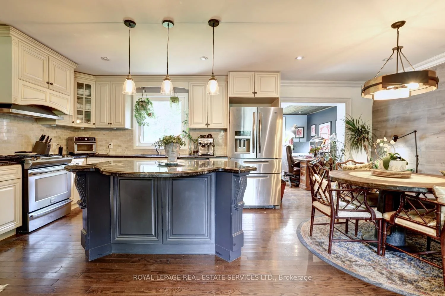 Photo 13 of 1028 Cedar Avenue, Burlington, LaSalle — HOMEH