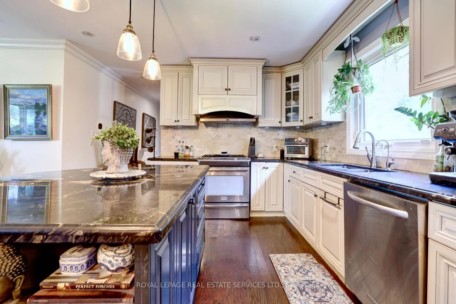 Photo 15 of 1028 Cedar Avenue, Burlington, LaSalle — HOMEH