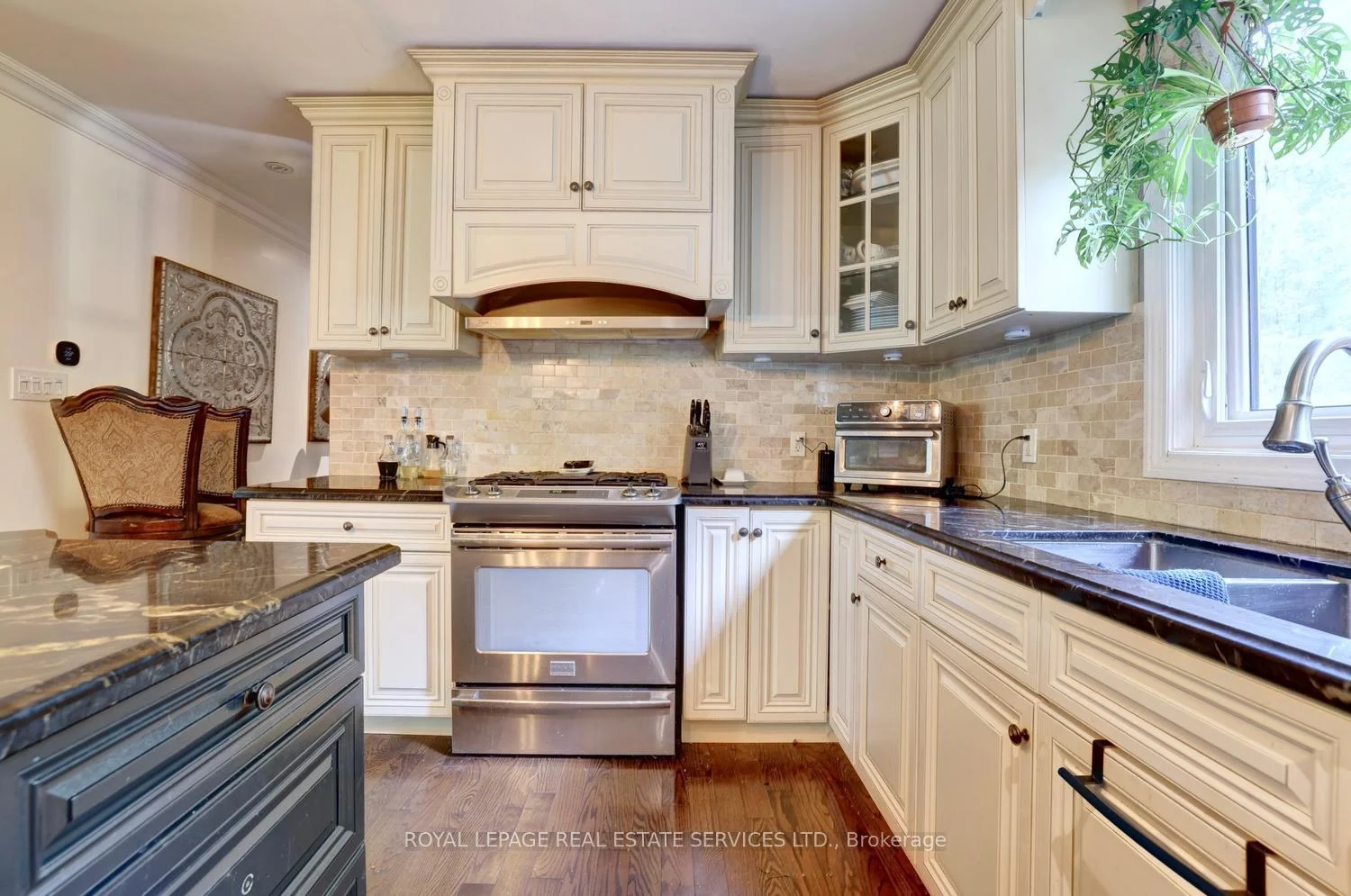 Photo 16 of 1028 Cedar Avenue, Burlington, LaSalle — HOMEH