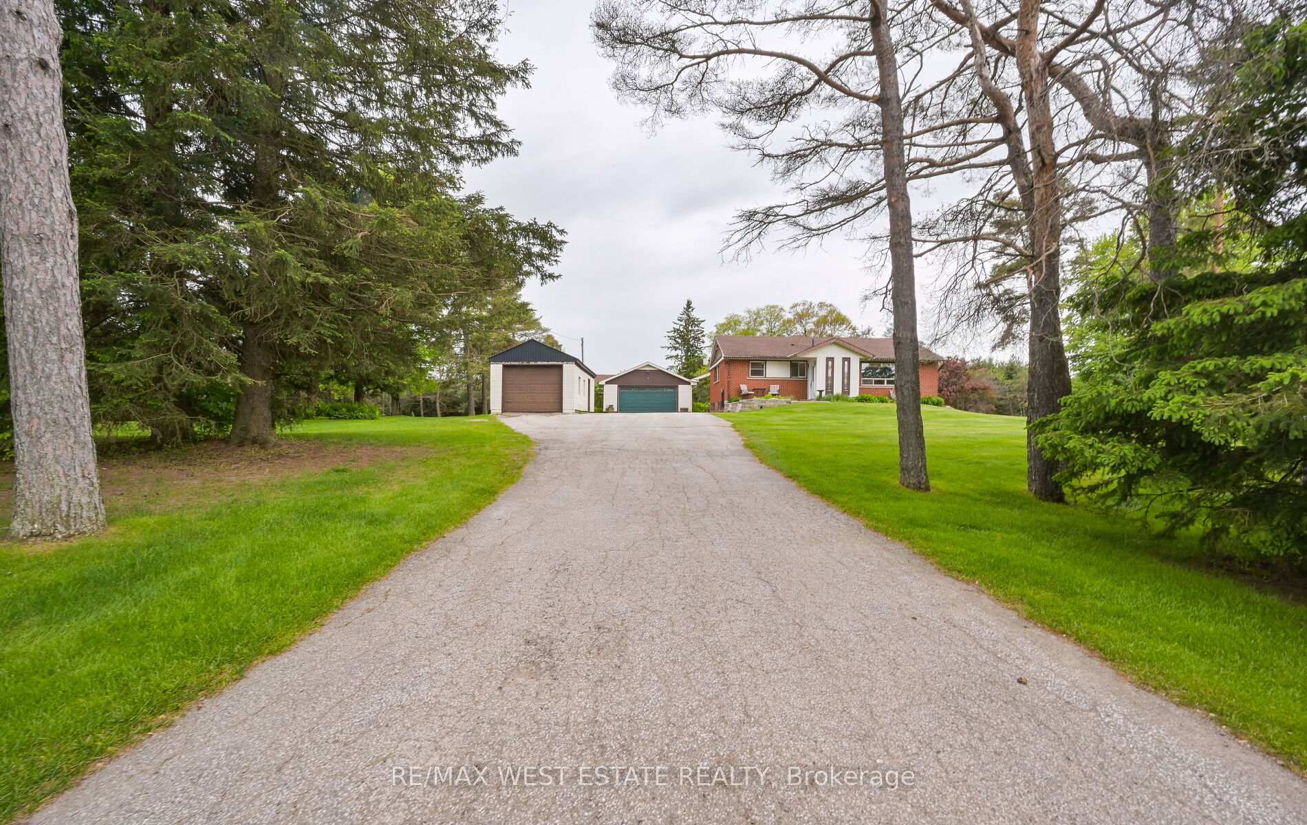 Photo 2 of 17522 Mount Hope Road, Caledon, Palgrave — HOMEH