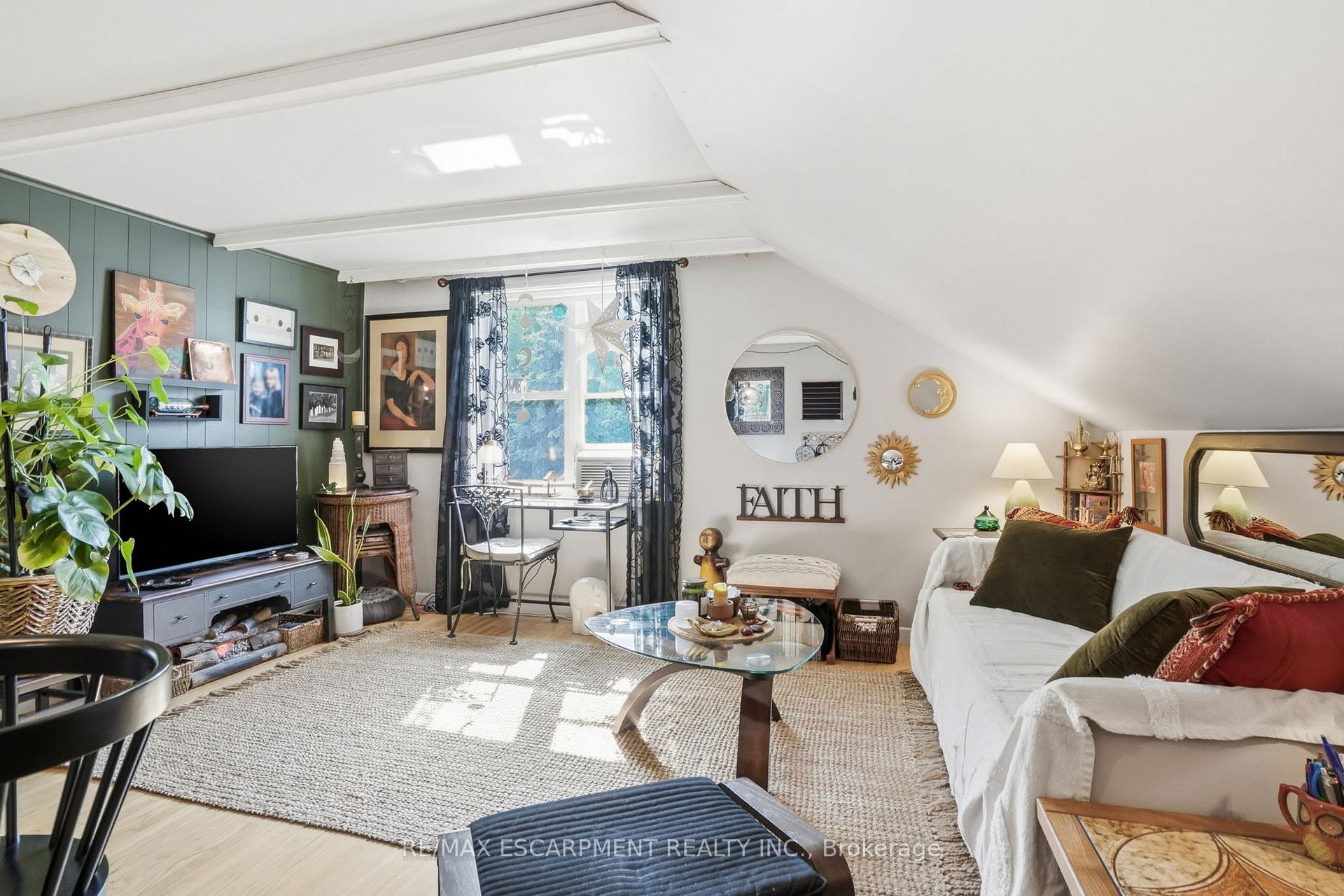 Photo 19 of 19 Victoria Street, Brant, Paris — HOMEH