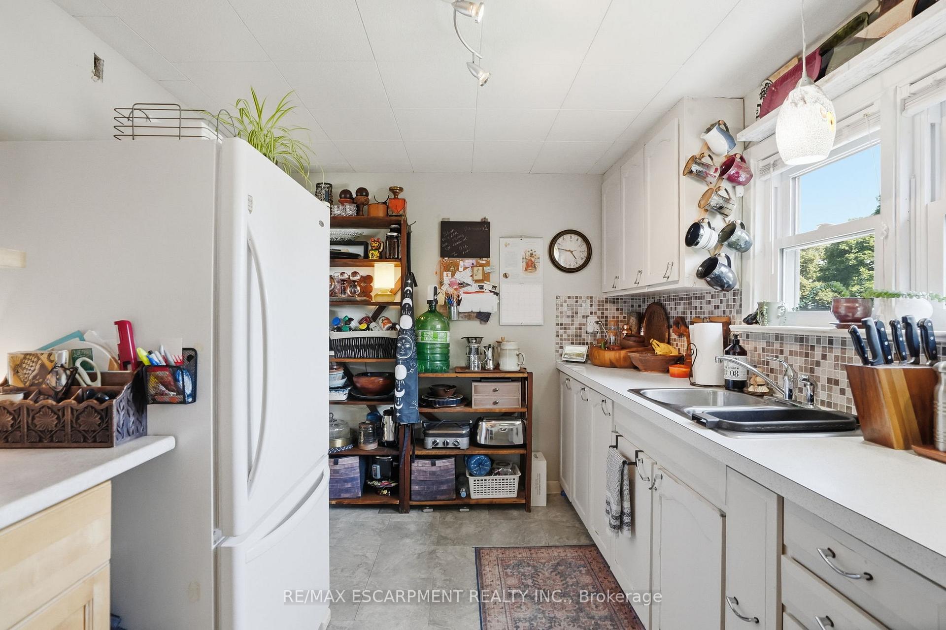 Photo 24 of 19 Victoria Street, Brant, Paris — HOMEH