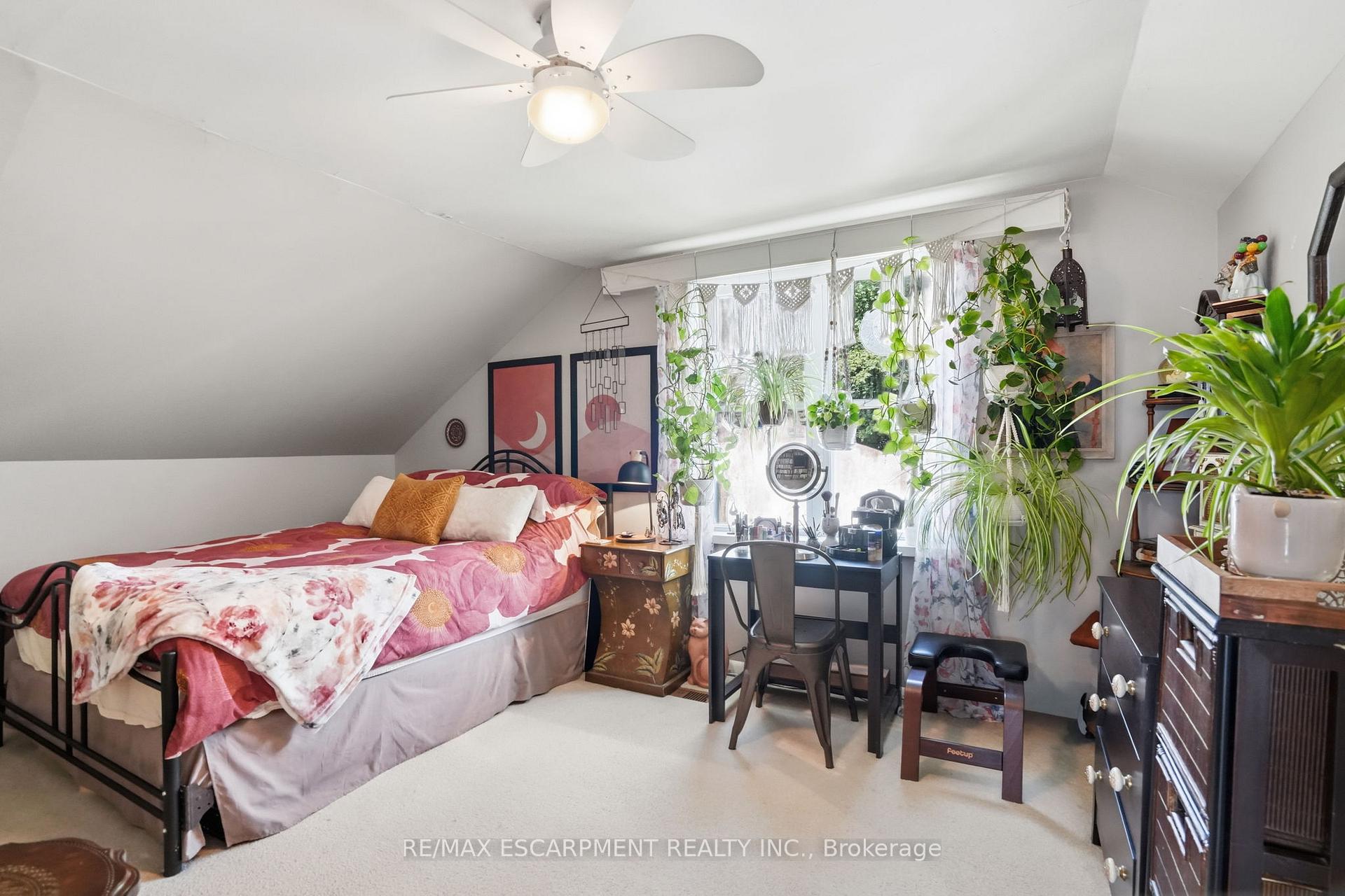 Photo 25 of 19 Victoria Street, Brant, Paris — HOMEH